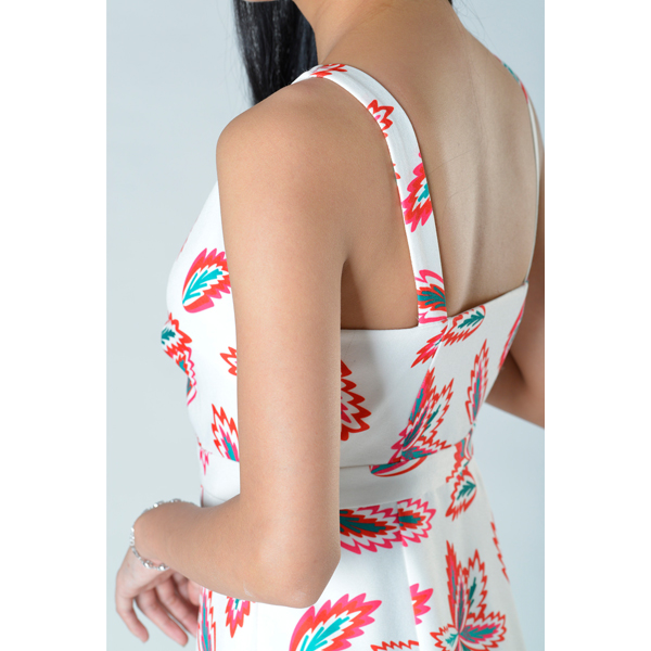 SY018撞羽毛吊帶連衣裙細節圖 SY018撞羽毛吊帶連衣裙細節圖